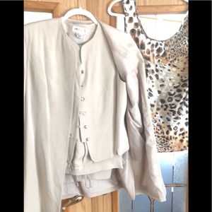 3 piece suit w/ shoes and handbag